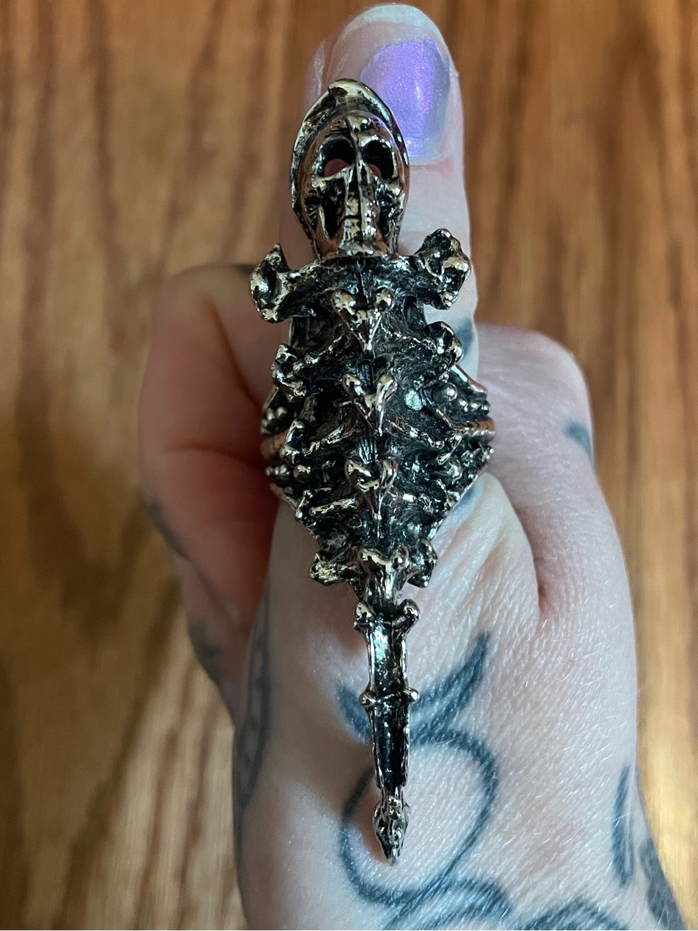 Axel Stocks vertebrae ring